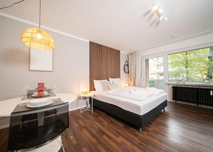 Favorite - And - Westfeld *