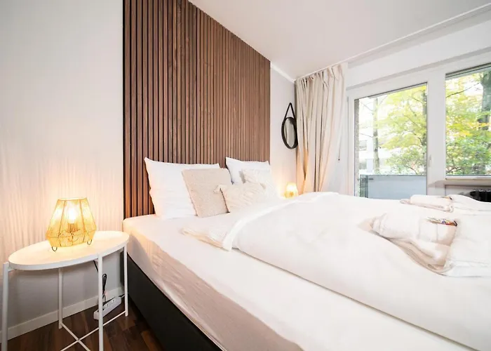 Favorite - And - Westfeld Neuss