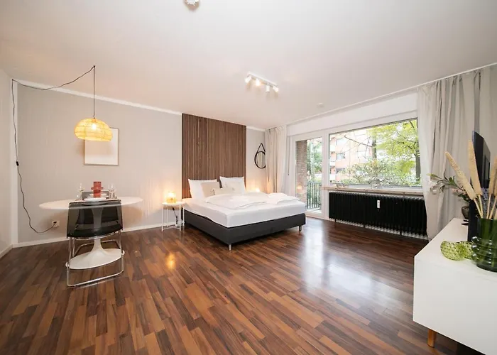 Favorite - And - Westfeld *